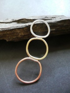 triple-circle-necklace