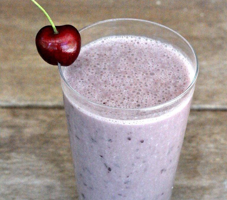 Leftover Christmas Cherry Smoothie {Recipe}