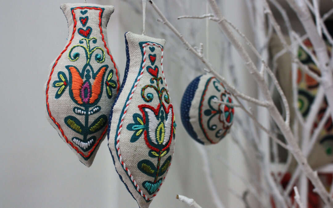 Embroidered Christmas Decorations from Prints Charming