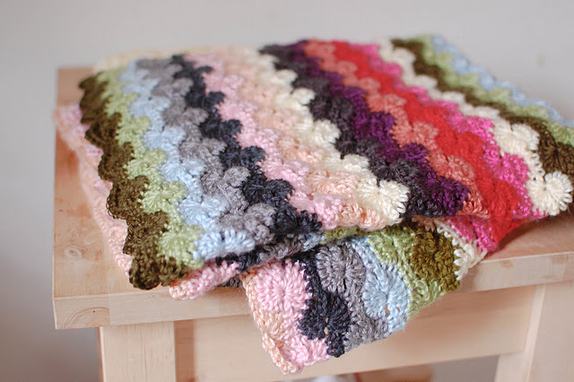 Today I Like… {18/1/12} Dreamy Crochet Blanket {DIY}